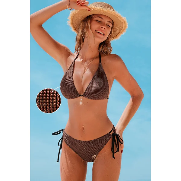 Bikini brun à col diamant détail breloque