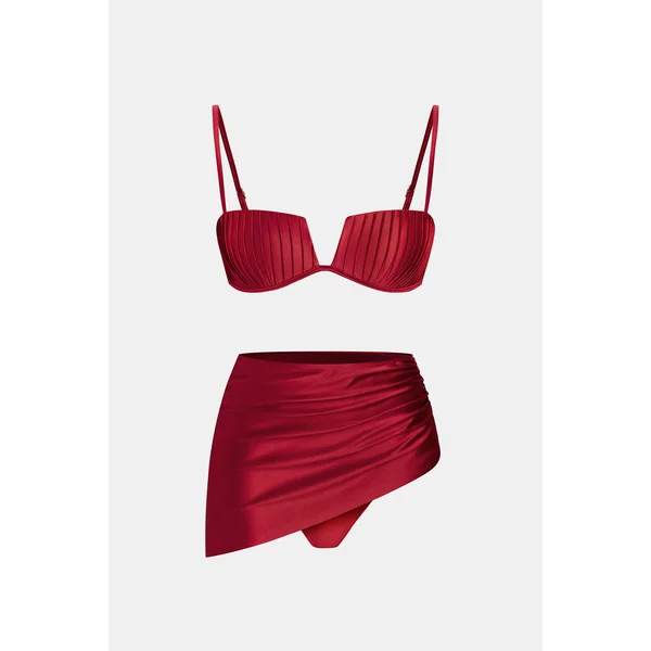 Bikini cerise avec paréo