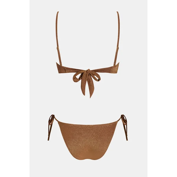 Bikini col carré et bas taille basse
