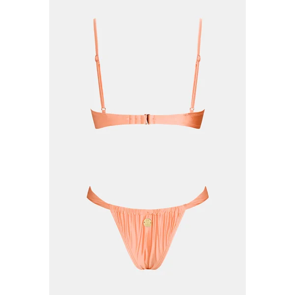 Bikini col cœur et bas taille basse jambe ultra échancrée