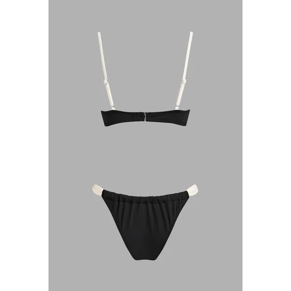 Bikini col diamant armature taille basse