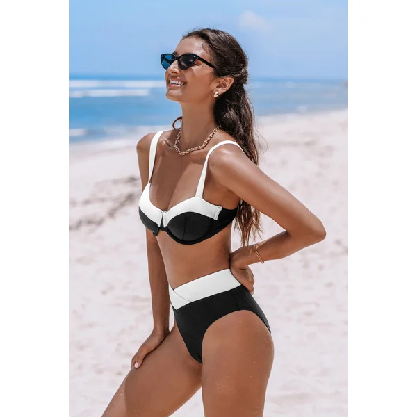 Bikini colorblock col cœur balconnet jambe découpée au milieu