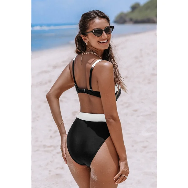 Bikini colorblock col cœur balconnet jambe découpée au milieu