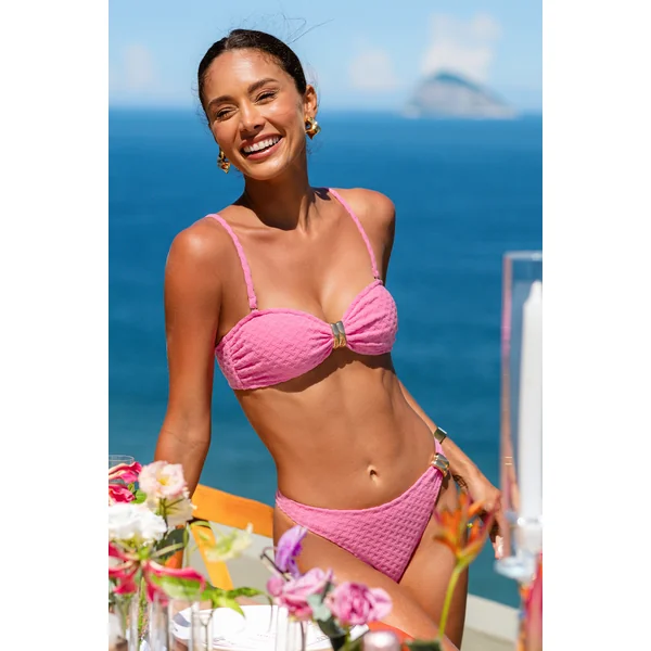 Bikini rose col cœur bas échancré