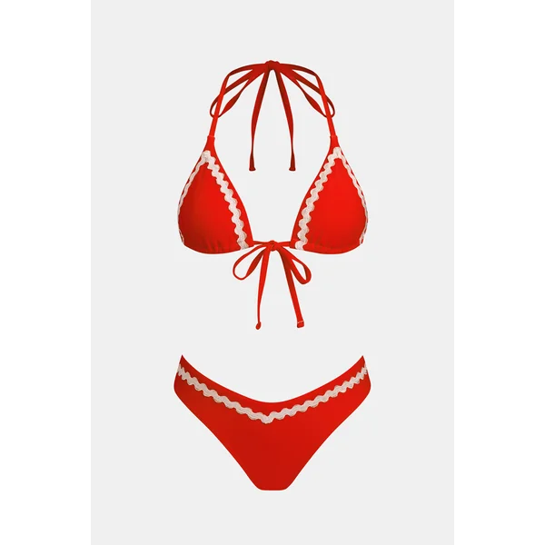 Bikini rouge bas taille moyenne