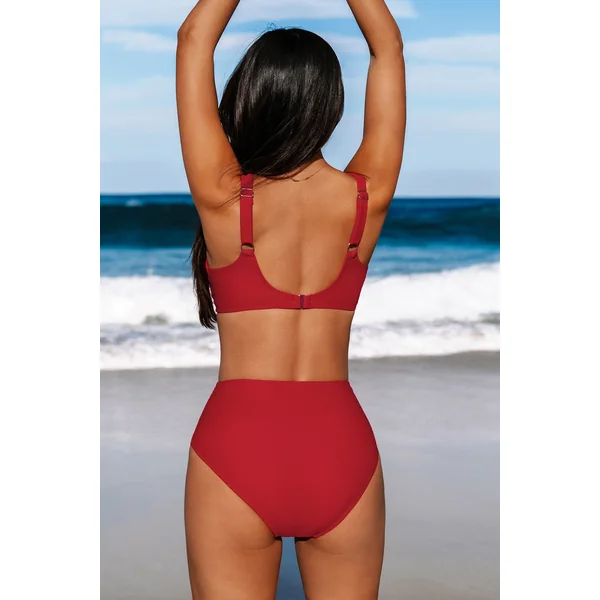 Bikini rouge bonnets moulés