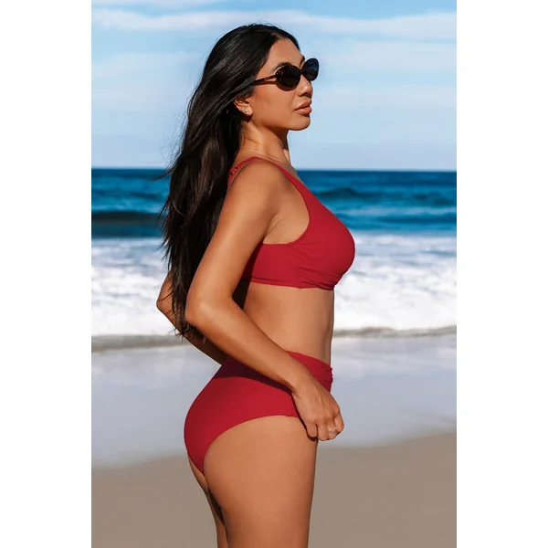 Bikini rouge bonnets moulés