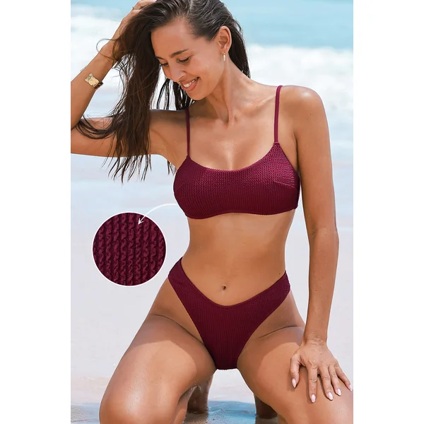 Bikini rouge échancré à col scoop