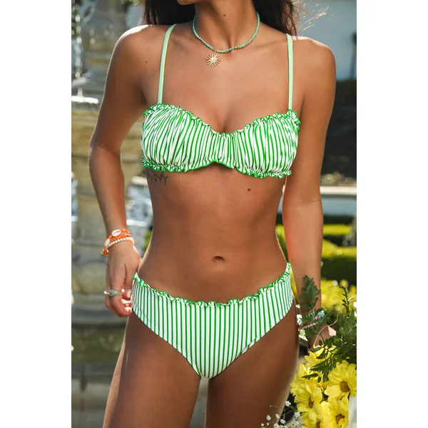 Bikini à rayures col diamant et bas échancré