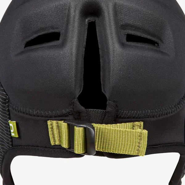 Casque pour la pratique du surf . noir
