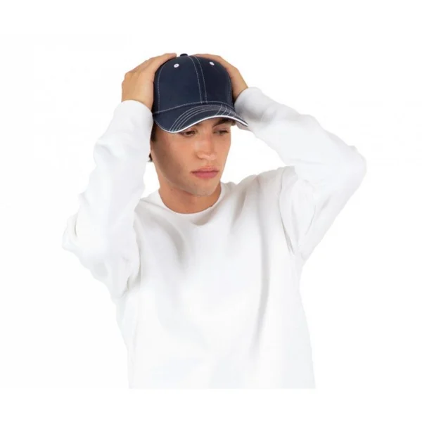 Casquette Fashion 100% coton Blanc/Surpiqûres Navy