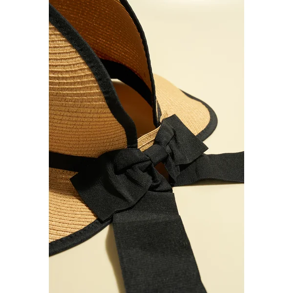 Chapeau de paille avec calotte arrondie
