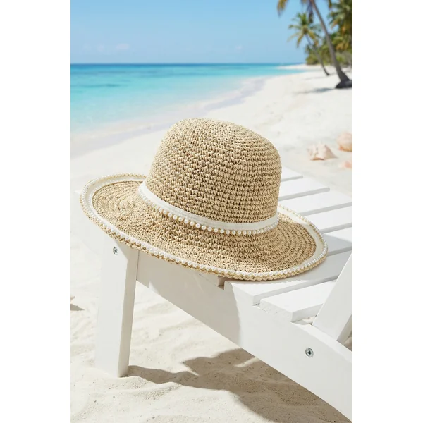 Chapeau de paille forme bob