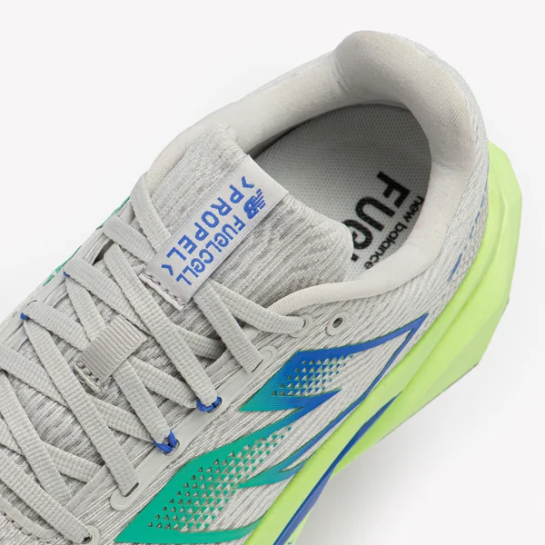 Chaussure de running homme, New balance Fuelcell Propel v5, grises