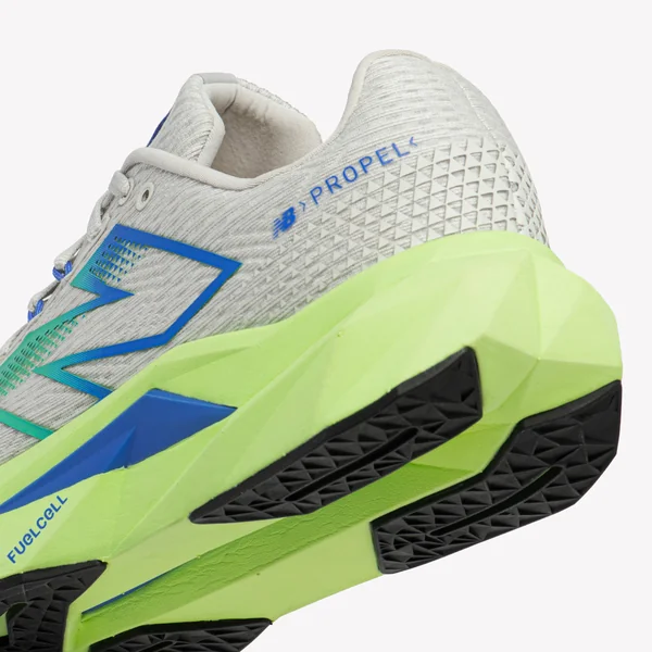 Chaussure de running homme, New balance Fuelcell Propel v5, grises