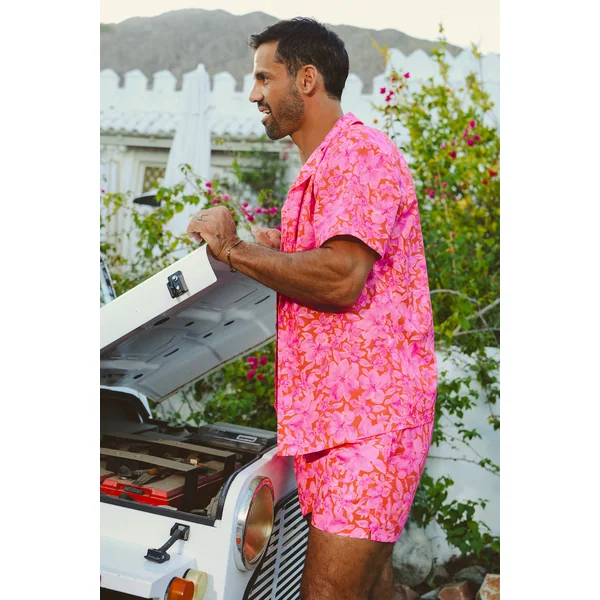 Chemise manches courtes boutons sur le devant