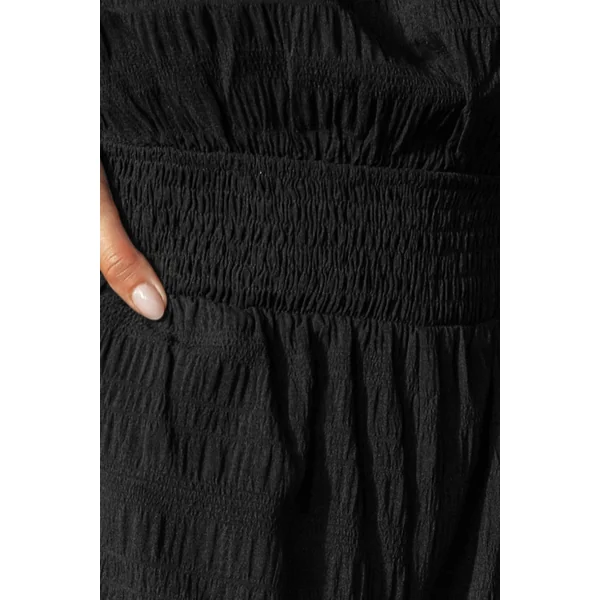 Combinaison noire col droit sans manches