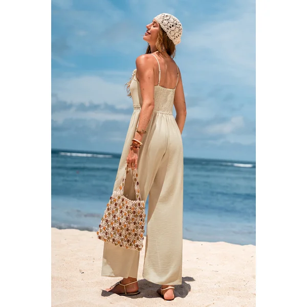 Combinaison pantalon beige à l’allure épurée