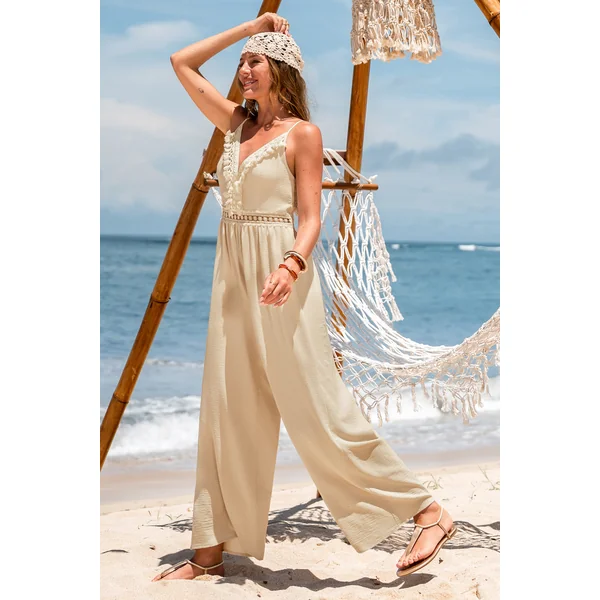Combinaison pantalon beige à l’allure épurée