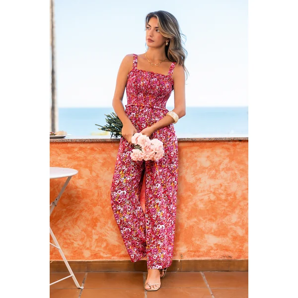 Combinaison pantalon fleurie au style soirée