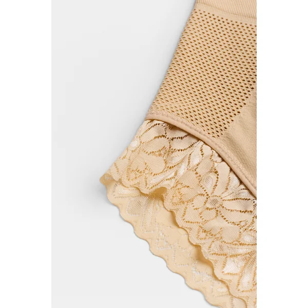 Culotte gainante couleur nude