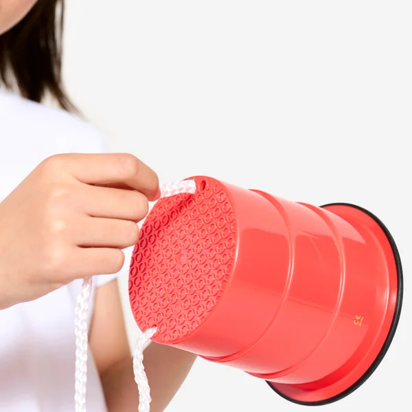 ECHASSES POTS POUR ENFANT AVEC PATINS ANTIDERAPANTS.