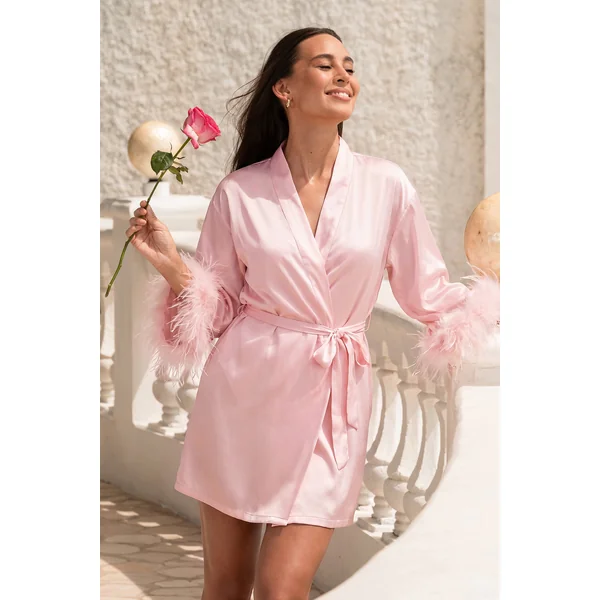 Ensemble de pyjama rose à l’allure raffinée