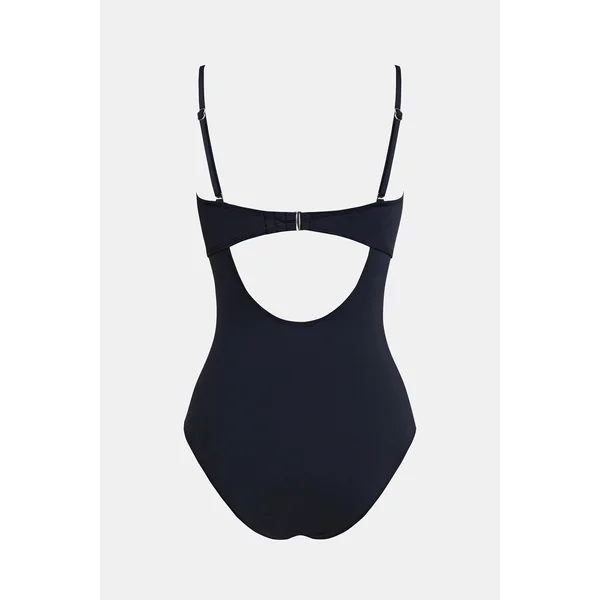 Maillot de bain une pièce couverture moderne éffrontée