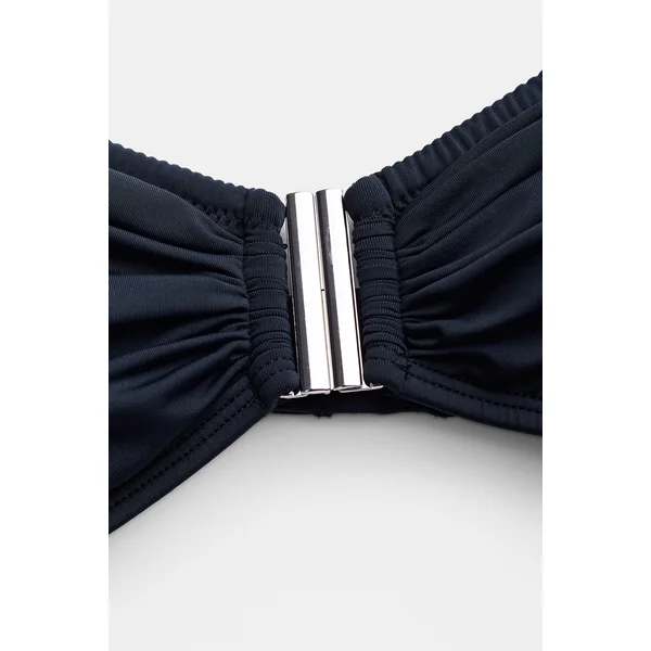 Maillot de bain une pièce couverture moderne éffrontée