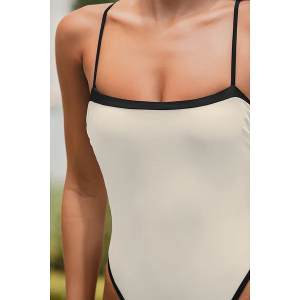 Maillot de bain une pièce crème