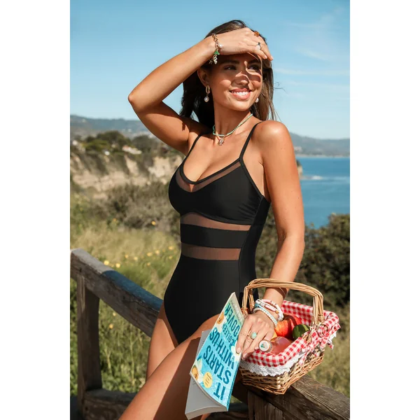 Maillot de bain une pièce noir col scoop jambe standard