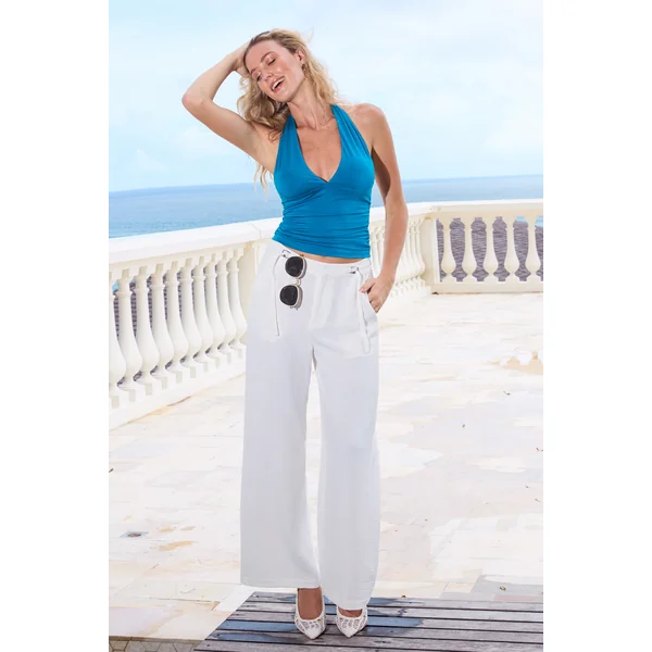 Pantalon blanc nouer à la taille jambe droite