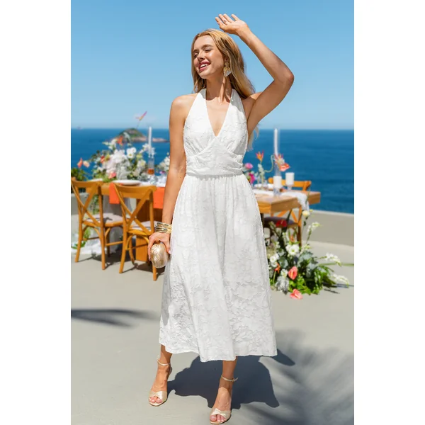 Robe blanche col plongeant