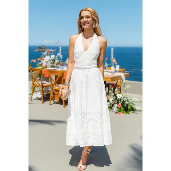 Robe blanche col plongeant