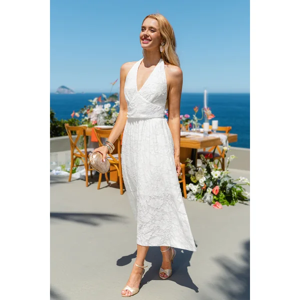 Robe blanche col plongeant