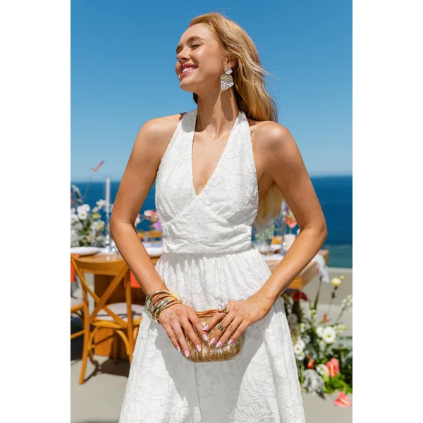 Robe blanche col plongeant