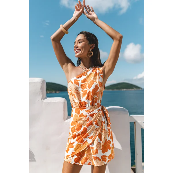 Robe courte asymétrique nouée