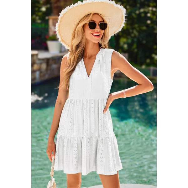 Robe courte blanche à l’allure romantique