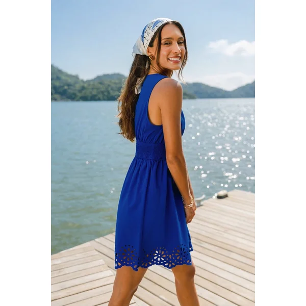 Robe courte bleu royal col V sans manches