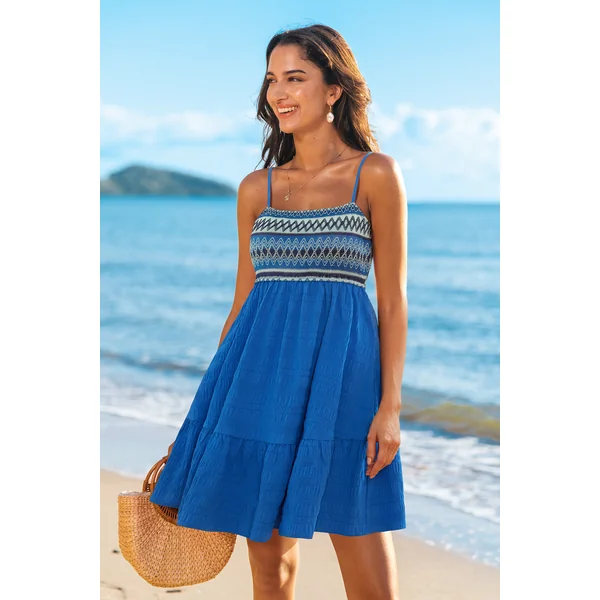 Robe courte bleue col carré sans manche