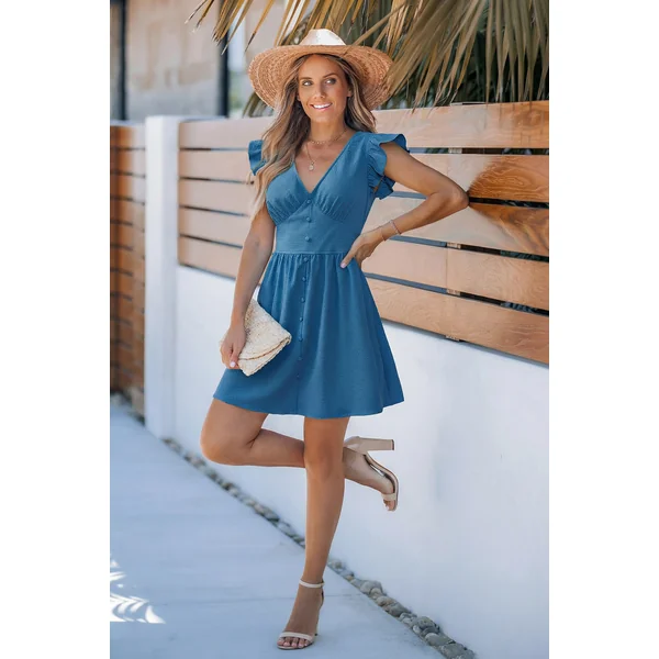 Robe courte bleue manches flottantes