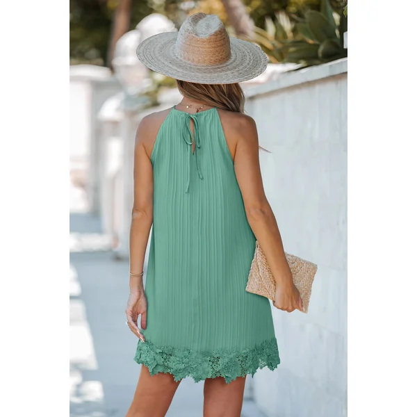 Robe courte col rond sans manches