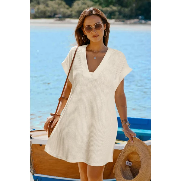 Robe courte cover up de plage beige à l’esprit détente