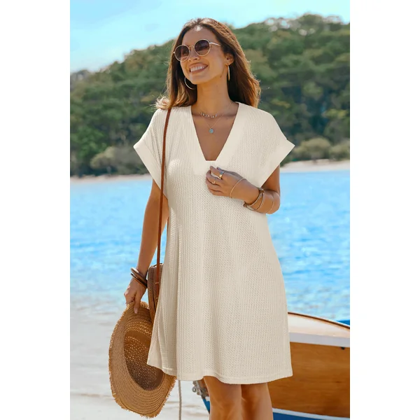 Robe courte cover up de plage beige à l’esprit détente