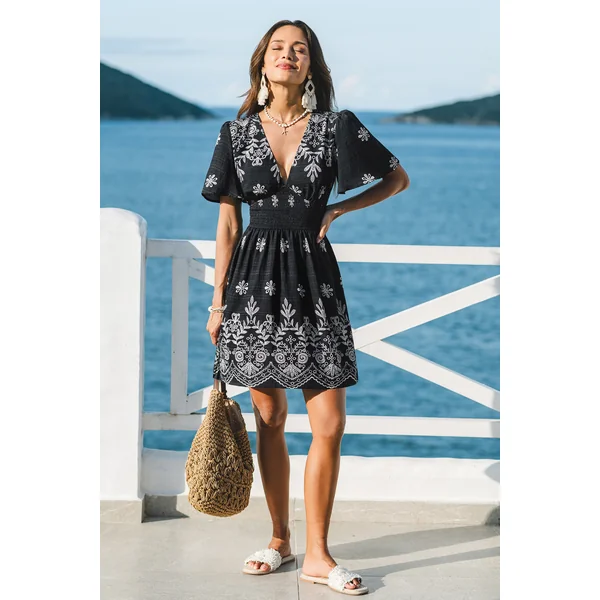 Robe courte fleurie romantique