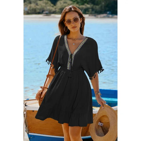 Robe courte noire col V manches courtes
