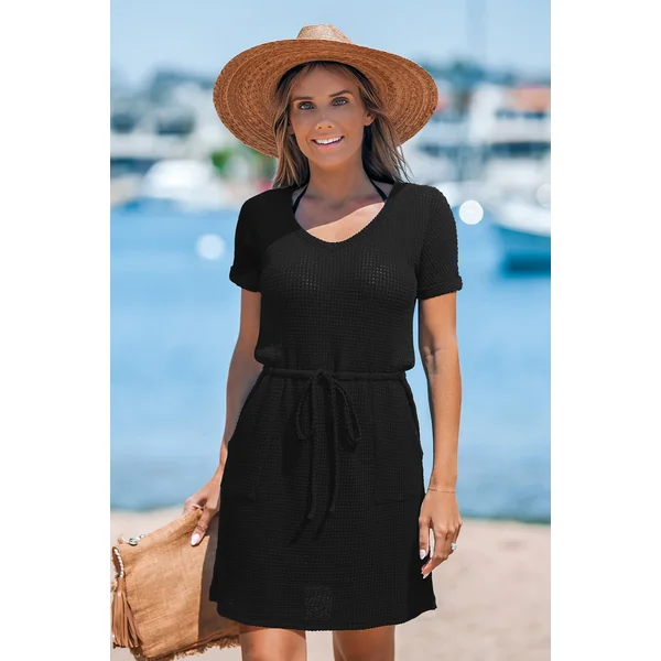 Robe courte noire col V nouer à la taille
