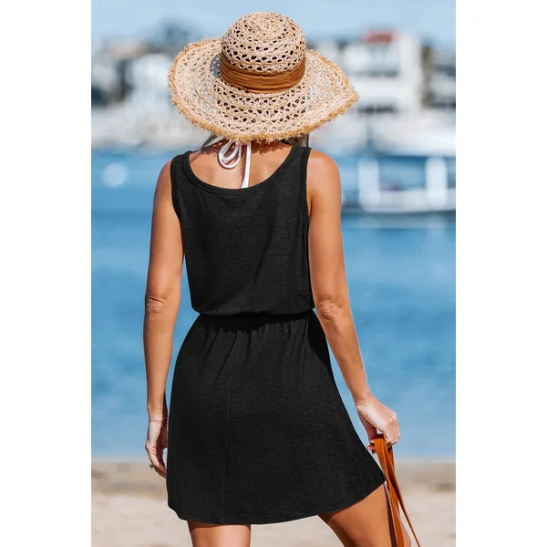 Robe courte noire pour les moments de détente