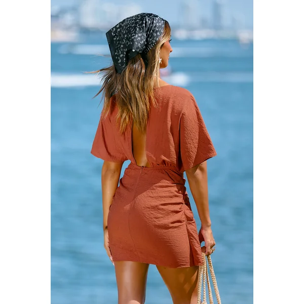 Robe courte orange à col rond