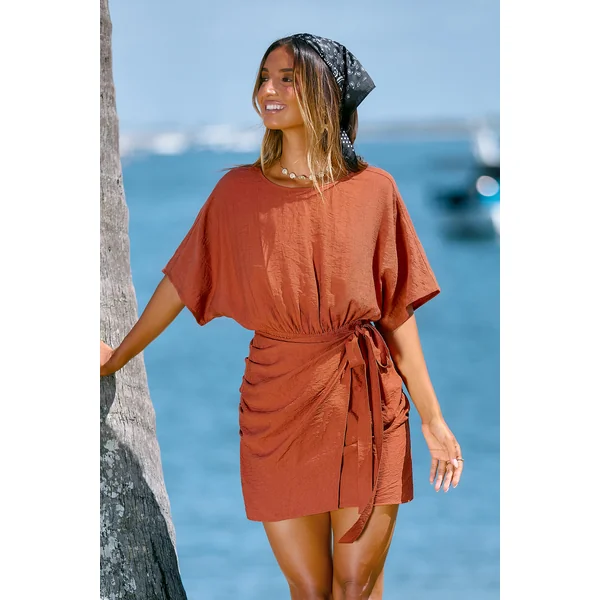 Robe courte orange à col rond